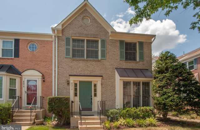 8072 SKY BLUE DR