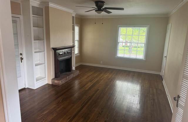 2308 SPEEDWAY AVENUE