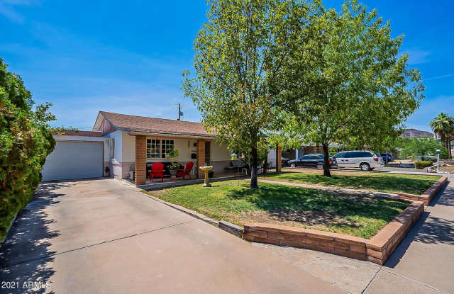 CUTE 2 Bedroom 1 Bath bungalow in Sunnyslope with full casita