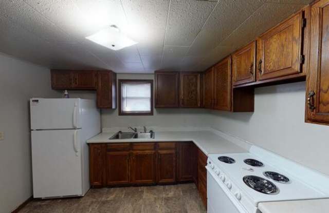 406 1/2 3rd Avenue Northeast