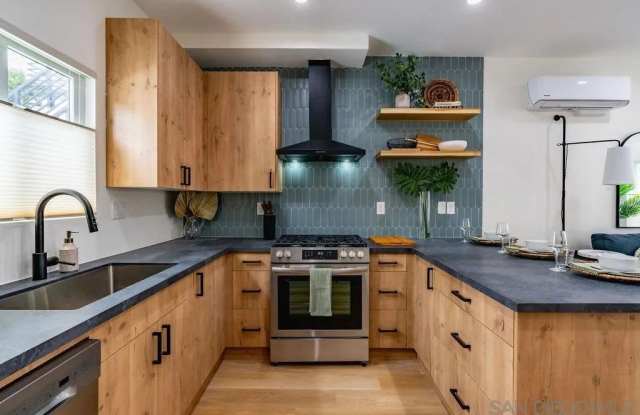 725 Pennsylvania Ave unit: 727-1