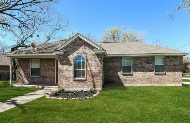 511 N Friou Street - 511 North Friou Street, Alvarado, TX 76009