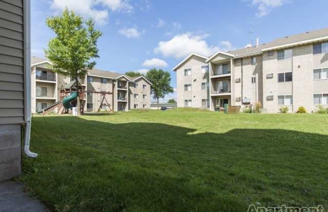 Evergreen Square Apartments