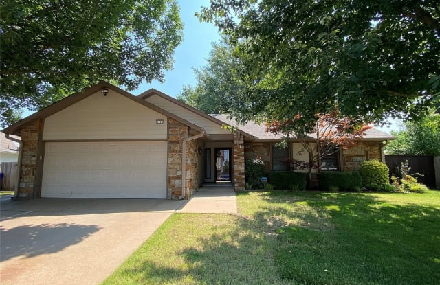 1109 S 33rd St - 1109 South 33rd Street, Broken Arrow, OK 74014