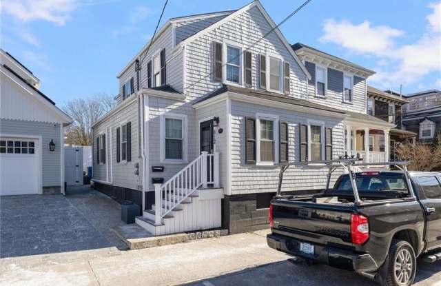 Photo of 612 Thames Street unit: 2