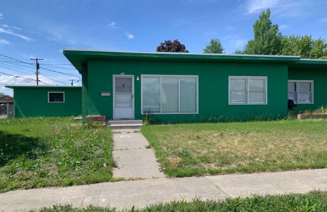 916 N 12th Ave.
