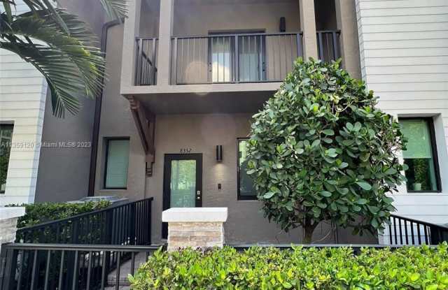 8332 NW 51st Ter