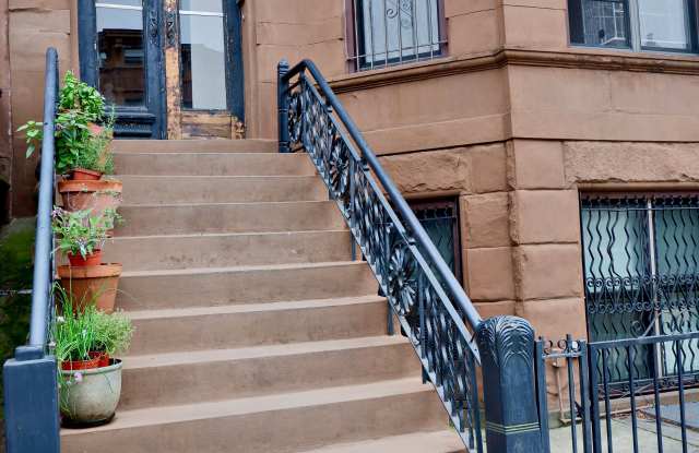Photo of 132 Decatur Street