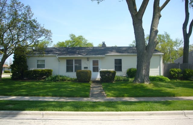 629 Glen Avenue - 629 Glen Avenue, Romeoville, IL 60446