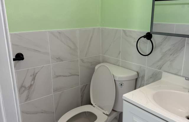 1101 Castle Hill Ave