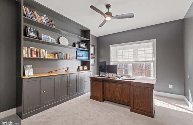 2061 SAINT PAULS Court