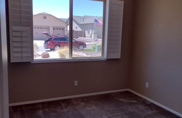 5537 North Kerwood Loop