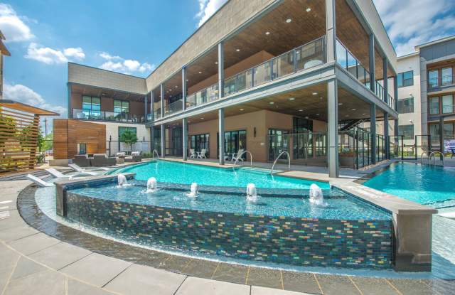 The Grand at Hill Street