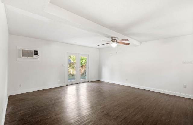 1918 S FERN CREEK AVENUE