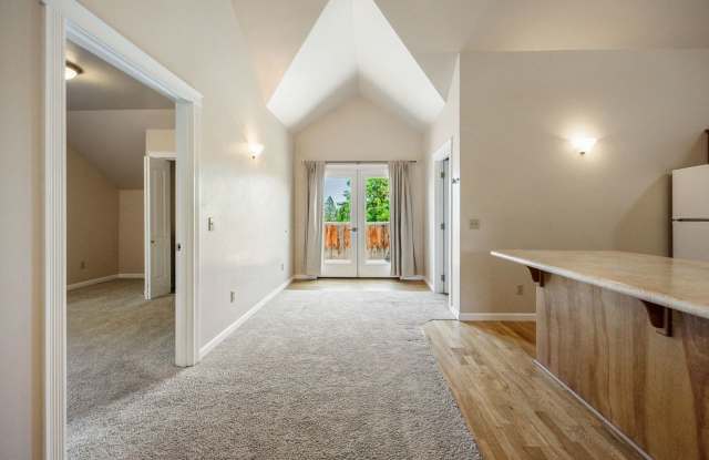 Photo of Peaceful 2-bedroom 1-bath Cottage with Deck, Privacy, and Scenic Views! $200 Utility fee pays for electric and water/sewer