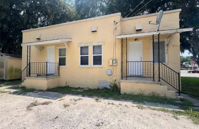 Photo of 18 E GOLF LINKS AVENUE