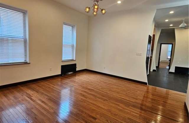 1535 East 31st Street