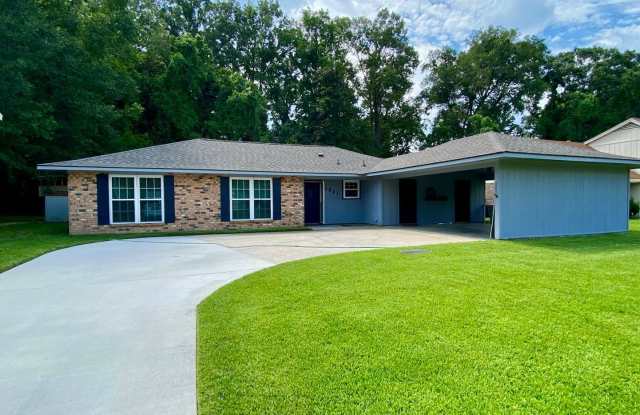 1331 Knollhaven Dr. - 1331 Knollhaven Drive, Village St. George, LA 70810