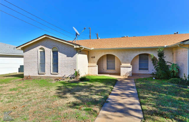 419 SOMERSET Place
