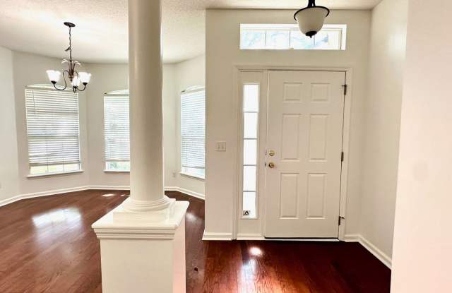 North Hampton! Amenities Galore! 4 Bed, 3 Bath!