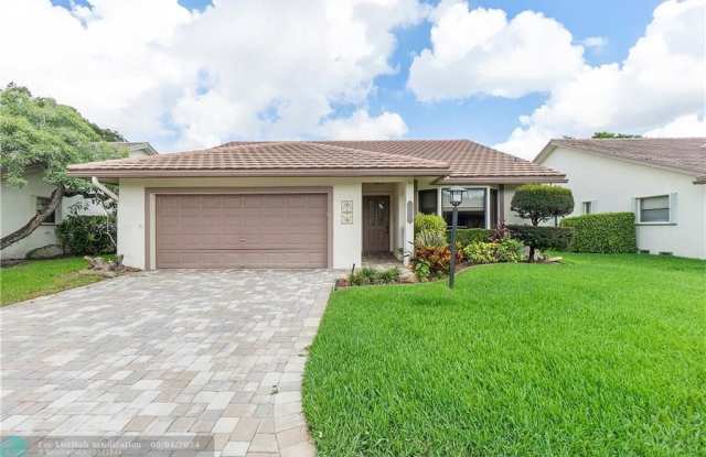 1485 Lakeview Cir