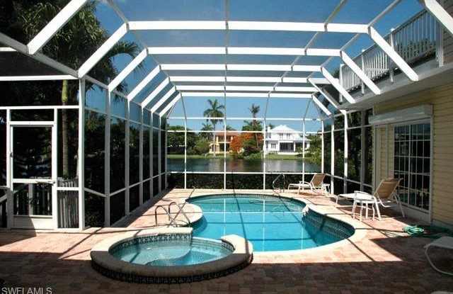 590 E. Lake DR