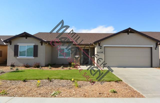 Pine River Estates. Includes yard care, washer, dryer and refigerator. - 2136 East Woodsville Drive, Visalia, CA 93292