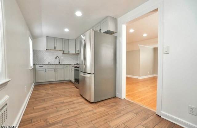 36 Derwent Ave 2nd Fl