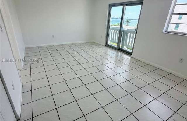 2001 Bay Dr