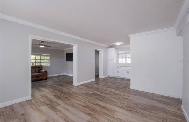 4019 W WATERMAN AVENUE