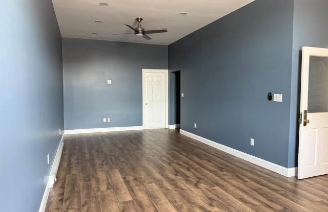 86 E COMMERCE Street