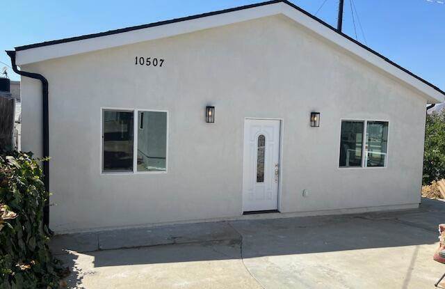 10507 Helendale Avenue