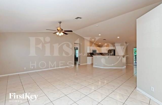 644 Dauphine Avenue South