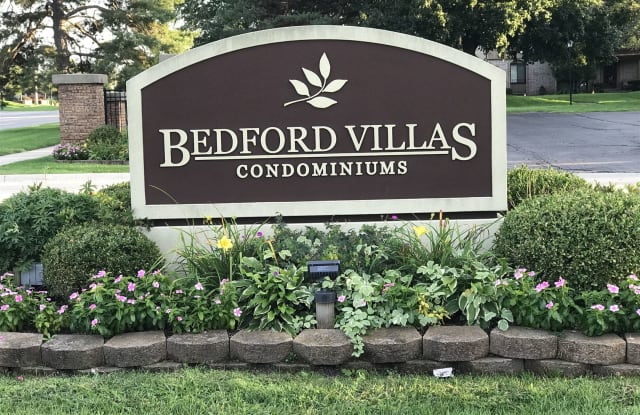 Bedford Villas - 41648 Bedford Dr, Wayne County, MI 48187