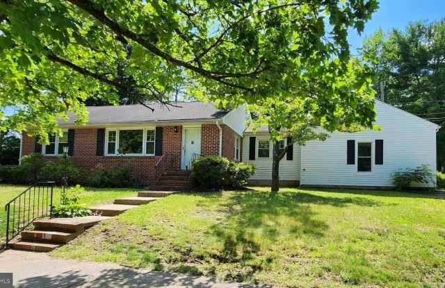 Photo of 117 N GIRARD Road