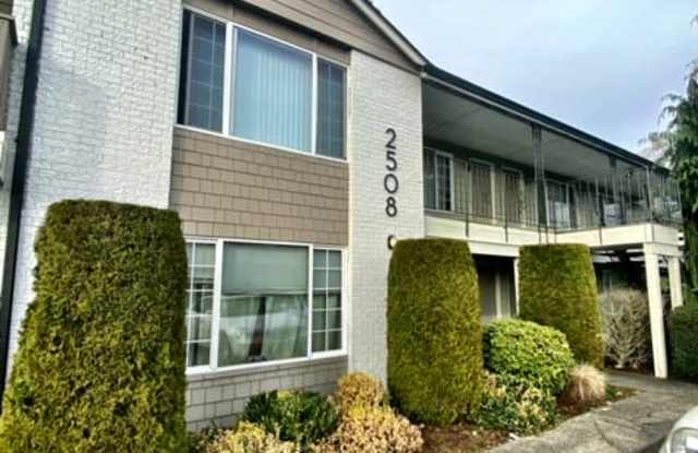 2512 Crystal Springs Rd W #1