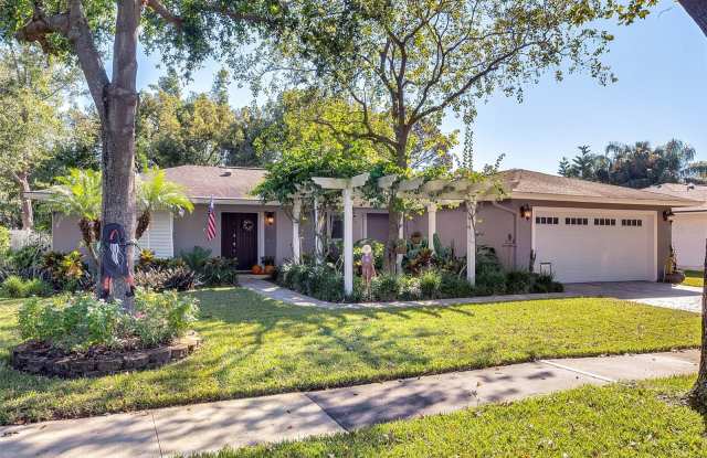 952 FAIRWAY DRIVE
