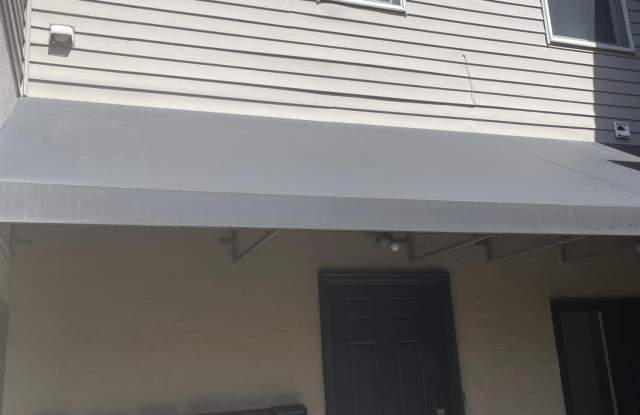 Photo of 210 W 6th Street unit: 1