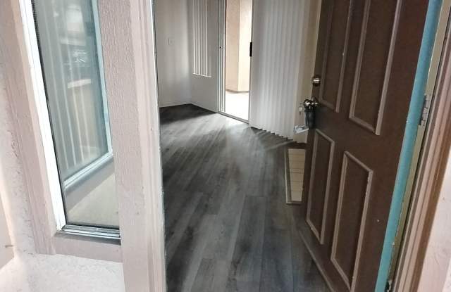 We know how important it is to come home to a relaxing and welcoming atmosphere! Beautiful 2 Bedroom 2 Bath Condo!