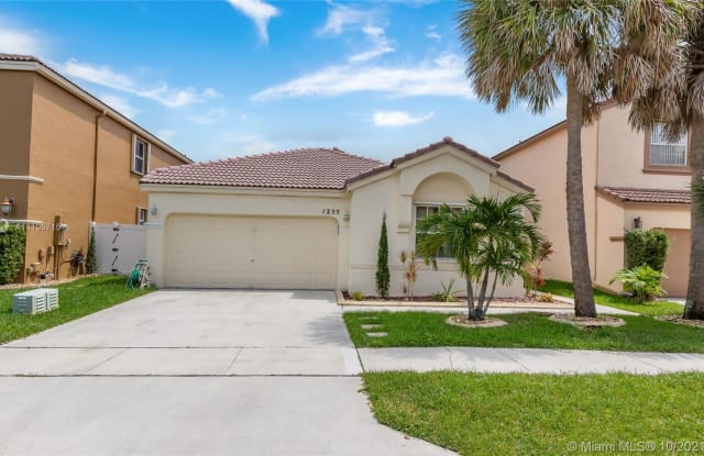 1255 NW 159th Ln - 1255 NW 159th Ln, Pembroke Pines, FL 33028