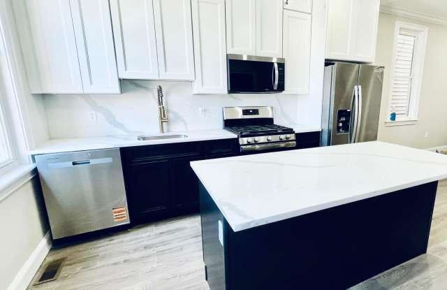 Photo of 3136 Summit Avenue