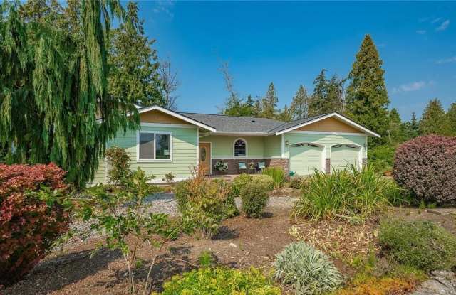 A Beautiful 3-bedroom 2 bath Birch Bay Village! Short term lease available.