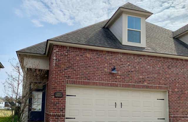 2127 Shadowbrook Dr.