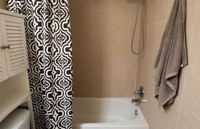 7347 W Diversey Avenue