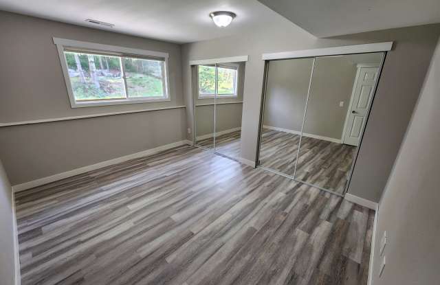 Photo of 1652 Index Avenue Southeast