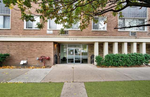 7120 N Sheridan Road unit: 216