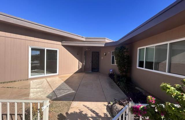 10838 W THUNDERBIRD Boulevard