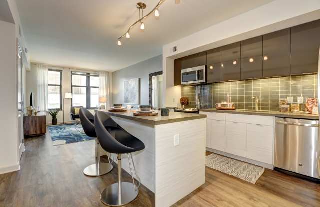 Photo of Solaire 7077 Woodmont