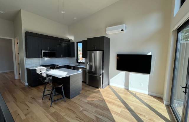 Modern 2 Bed, 2 Bath Just West of Century