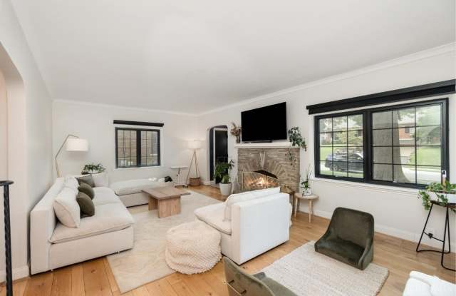 1138 Salisbury Drive